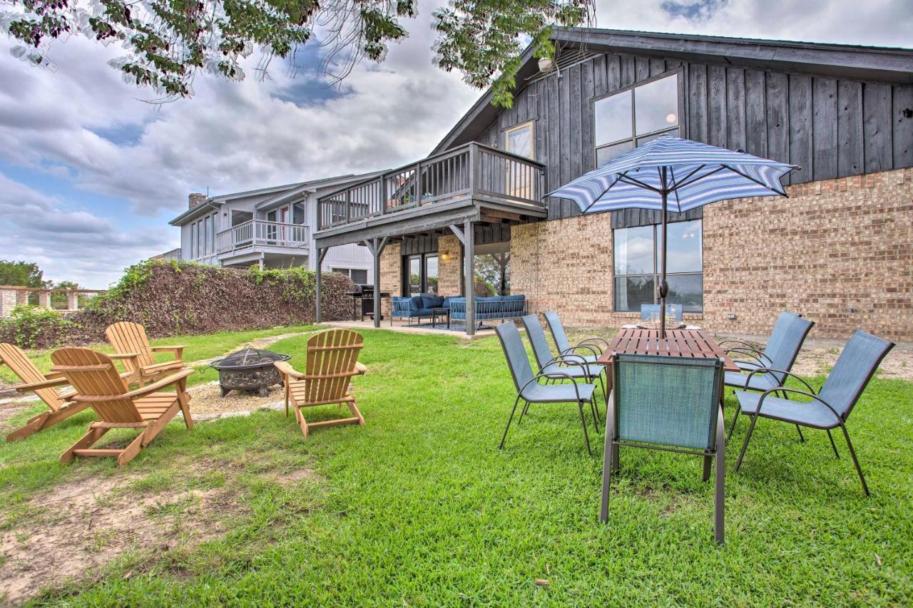 Chic Lakefront Granbury Getaway With Private Dock! Luaran gambar