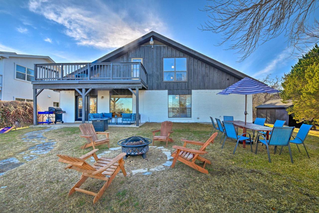 Chic Lakefront Granbury Getaway With Private Dock! Luaran gambar